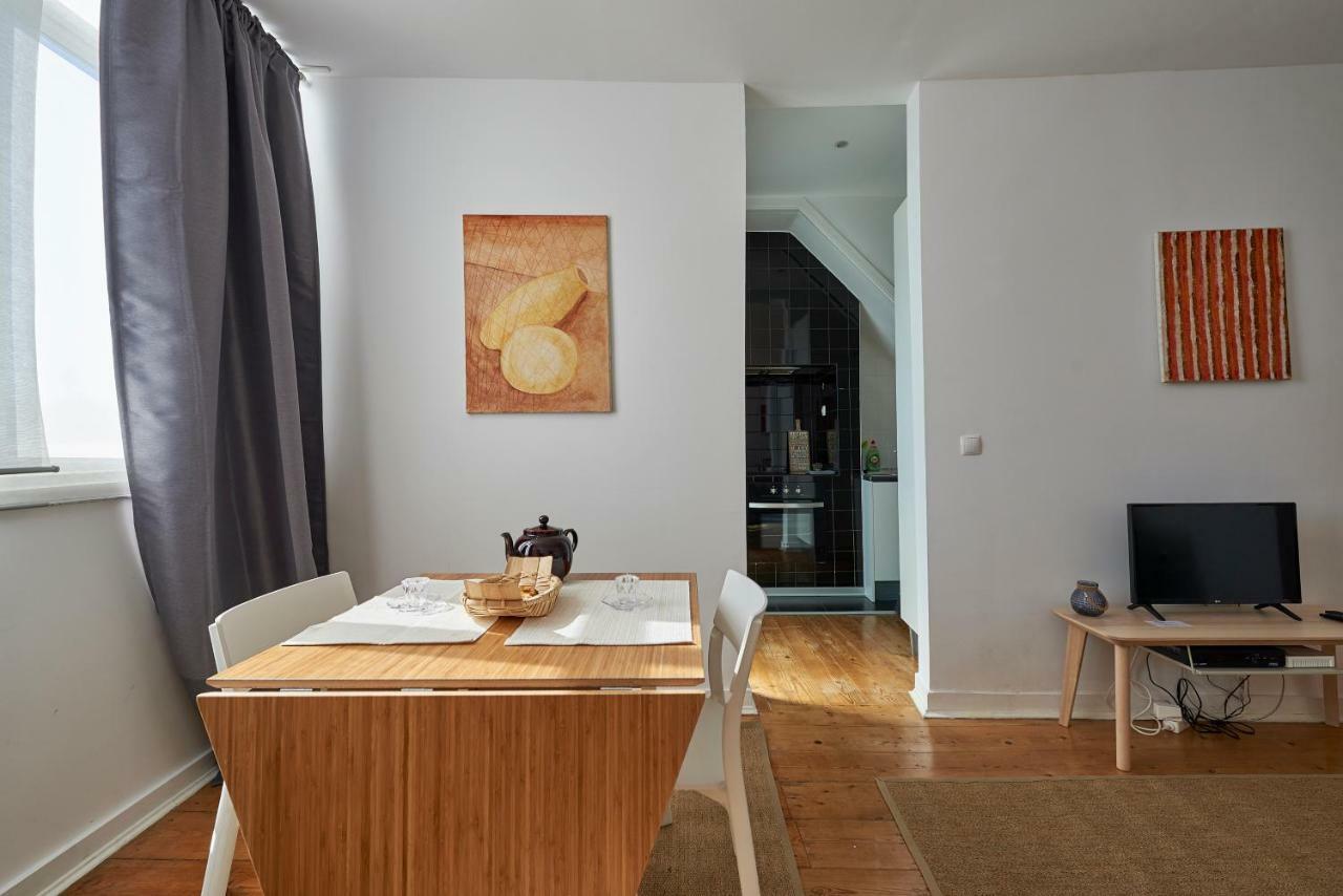 Charming Apartment Em Belem-Books And Canvas ลิสบอน ภายนอก รูปภาพ